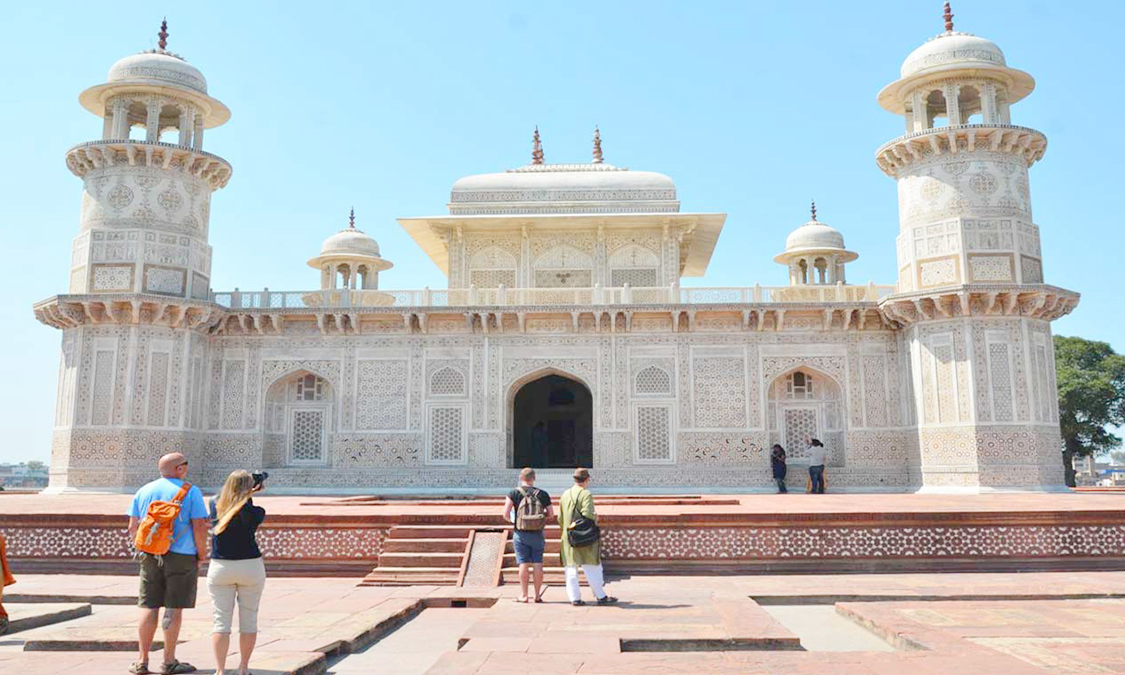 tomb-of-itmad-ud-daulah-agra