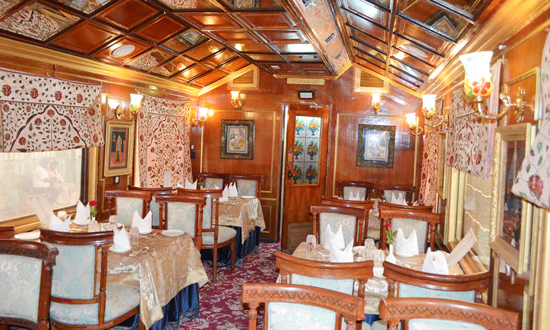 palace-on-wheels-facilities